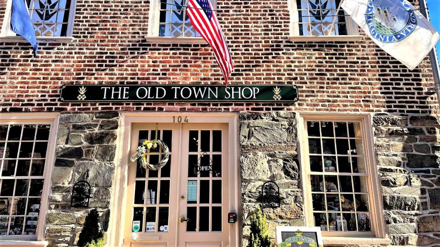 Boutique shopping in Old Town Alexandria